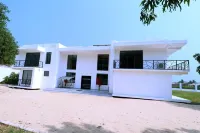 Cereno Homes Keta Hotel dekat Fort Prinzenstein, Keta