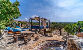 Holiday Home for up to 7 Pool Countryside by Sea