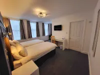 At Caledonia Hotel a Laxey