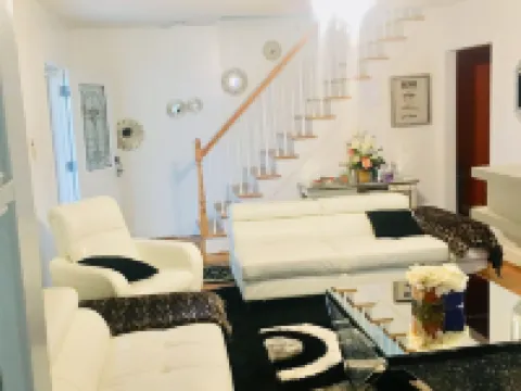 Upscaled Home in a Quiet Neighborhood Hotels in Springfield