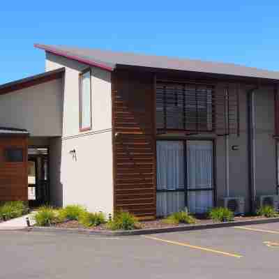 Totara Lodge Hotel Exterior