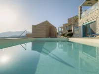 Ouzo Panoramic Houses 2, με ιδιωτική πισίνα Ξενοδοχεία στην πόλη Πλωμάρι