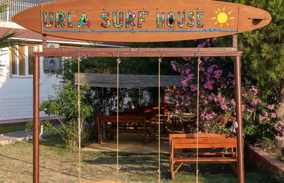烏拉沖浪之家酒店