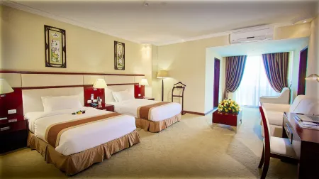 Planet Hotel Отели в г. Макэйл