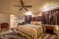 Edge Water Inn Hotels in Selma