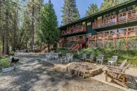 Narrow Gauge Inn Hotels in Wawona