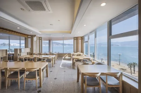 Kumho Tongyeong Marina Resort Отели в г. Тхонъён