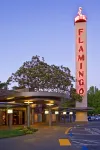 Flamingo Resort & Spa Hotel dekat Santa Rosa Railway Station