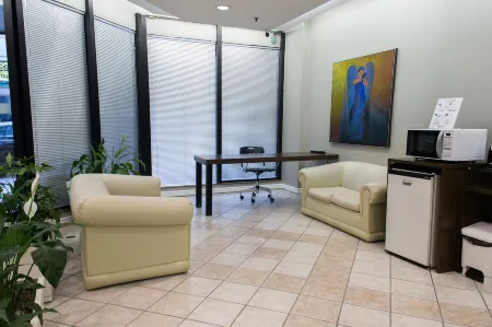 Master Express Alberto Bins - 200 Metros do Hospital Santa Casa Отели рядом с достопримечательностью «Музей искусств Риу-Гранди-ду-Сул»