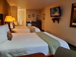 Redwood Garden Inn
