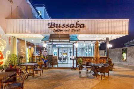 Kanchanaburi City Hotel Отели рядом с достопримечательностью «Тайско-Бирманская железная дорога»