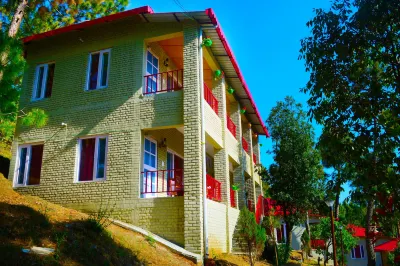 Majkhali Woods, Ranikhet, by Himalayan Eco Lodges Hotels near Golu Devta Mandir, Pali Naduli, Ganiadeoli, Ranikhet