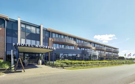 Fletcher Hotel-Restaurant Noordsee-Ameland Отели в г. Nes