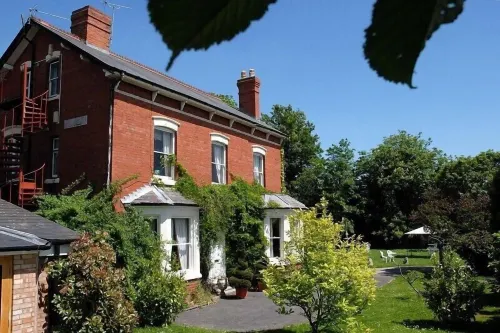 Hopbine House