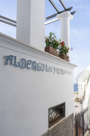 Albergo la Prora Отели рядом с достопримечательностью «Via Camerelle»