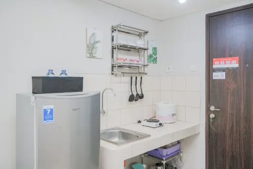 Furnished and Simple Living Studio Serpong Greenview Apartment - Gym