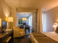 特羅亞河錨點 卡爾瓦利爾酒店