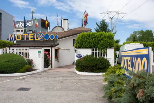 Hotel Motel 2000