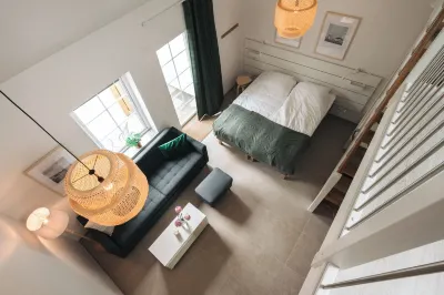 Mälarhusen Semesterby Österlen - Stugor & Gårdssviter Các khách sạn ở Borrby
