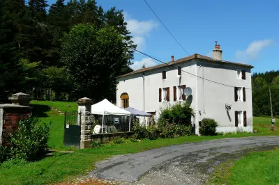 Maison Neuve Grandval Hotel di Vertolaye