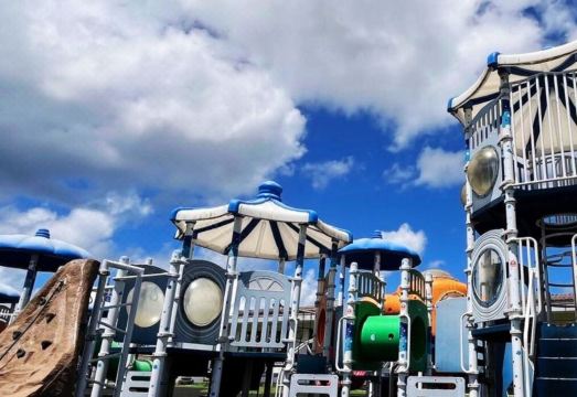 LOW COST RESORT MANZA BEACH