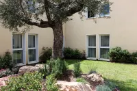 The Originals City, Hôtel le Pavillon, Béziers Est Hotels in Portiragnes