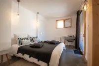 La Métairie du Clos Saint Louis Hotels in Condom