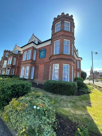 Hotel Coco Отели в г. Феликстоуи