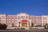 Hampton Inn & Suites West Bend Hotels in Hartford