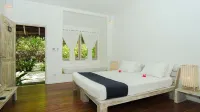 Trikora Beach Club and Resort فنادق في بنتان