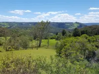 Blue Summit Cottages Hotels in Maleny
