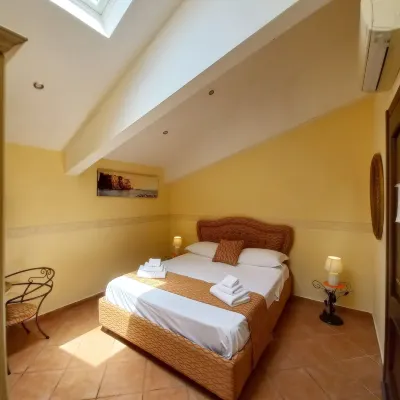 La Gemma Hotels near Naples Historic Center