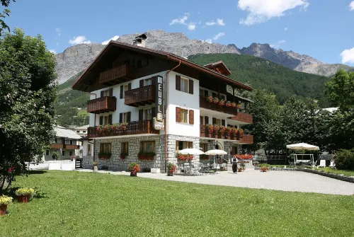 Meublè Cima Bianca Garni Hotels in Bormio