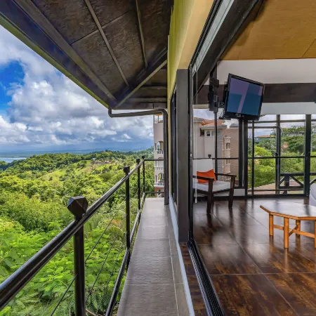 Tulemar Resort