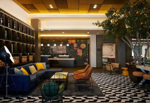 Hampton Inn & Suites Los Angeles/Sherman Oaks 외관