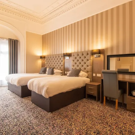 Ambassador Hotel Отели рядом с достопримечательностью «Северо-Запад»