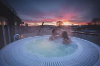 Johan Design & Spa Hotel - С бассейном