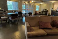 Baymont by Wyndham College Station - breakfast