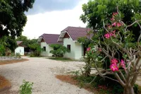 Suanlamyai Resort Hotels in Wang Saphung District