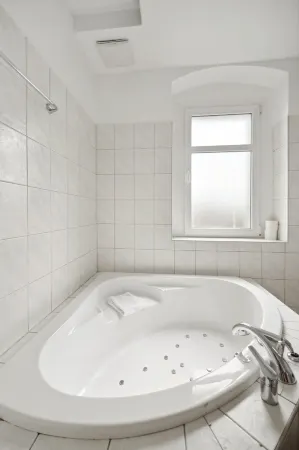 Limehome Dresden Tannenstraße Отели рядом с достопримечательностью «Опера Земпера»