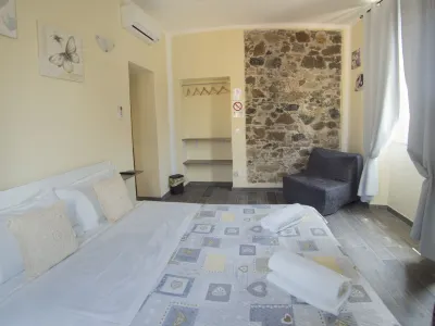 Vicolocorto Affittacamere Hotel in zona Le Scalinate del centro - La Spezia