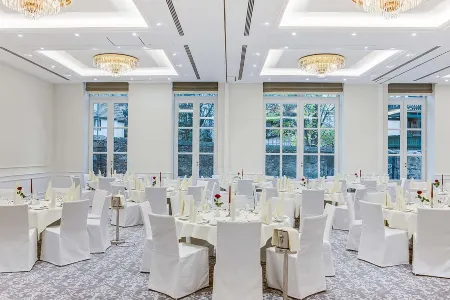 Dorint Parkhotel Meißen Отели рядом со станцией Meißen