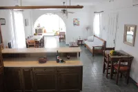 Remvi Studios Hotels in Aliki