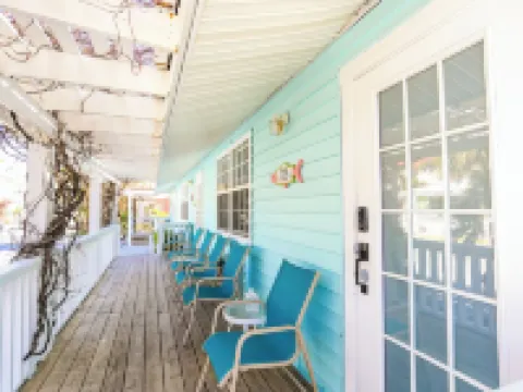 Cozy Cottage Retreat at Tradewind Resort #32 in Bradenton Beach
