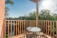 Parkside Comfort | JZ Vacation Rentals