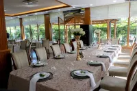 Buna Park Hotel - Pools