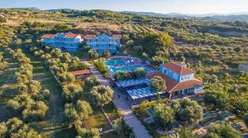 Filoxenia Hotel Apartments Hôtels à : Paradeisi