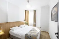 Comfort Suites Hotels near Red Tower