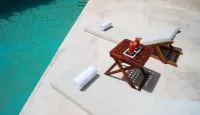 The Red Pepper House - Pools