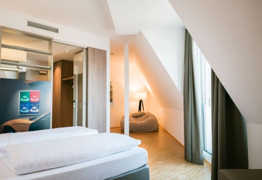 5. 호텔 트레조르..